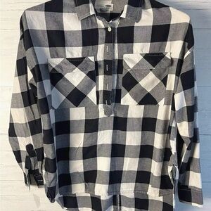 OLD NAVY Women's Plaid Button-Down Tunic Shirt Size M Black & White Checkered